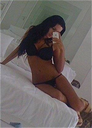 Lillian, 18, California | Younger Adult Woman Seeking Older Men