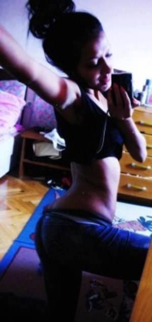 Nadine, age 22, profile photo from California