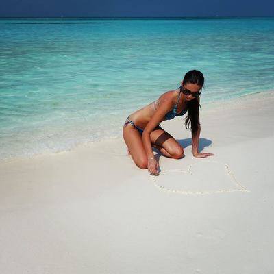 Lucy, 20 in Arizona | Younger Adult Woman, Older Men