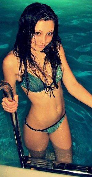 Adult dating profile photo of Delaney (19) in California