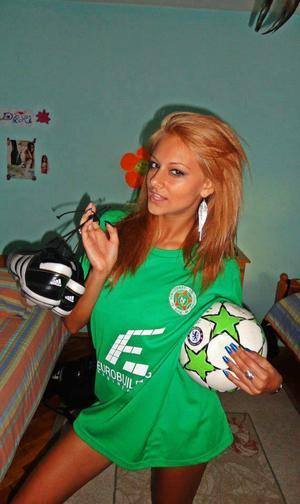 Shelly, 20, Kentucky | Younger Adult Woman Seeking Older Men