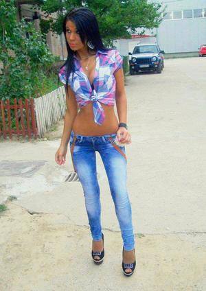 Chat with Kailee (23) | Hawaii Local Women