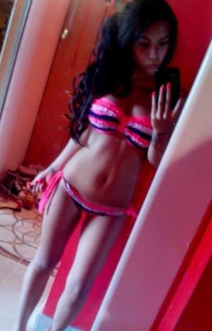 Meet Cloe (20) from South Carolina | Local Dating Profile