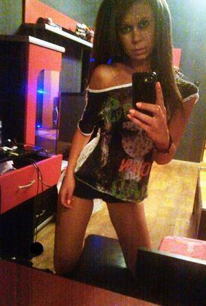 Chat with Selina (22) | Oregon Local Women