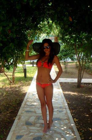 Chat with Amya (21) | West Virginia Local Women