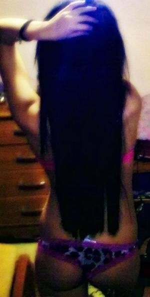 Maura (18) in West Virginia | Local Adult Woman