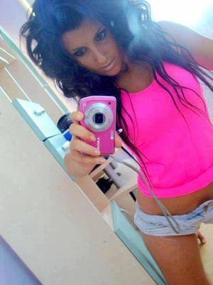 Chat with Stephany (23) | North Carolina Local Women