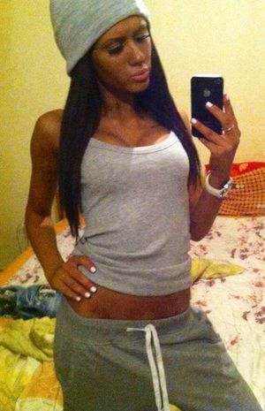 Photo of Kimberlee (21) from San Bernardino, CA dating profile