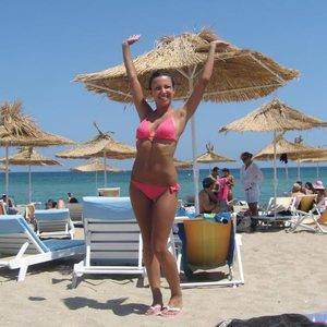 Elena, 25, Hawaii | Nearby Adult Singles