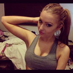 Vannesa from South Roxana, Illinois is looking for adult webcam chat