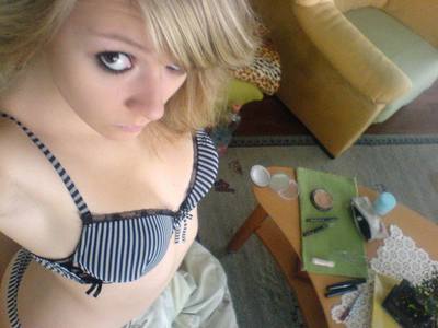 Nobuko from Unity, Oregon is looking for adult webcam chat