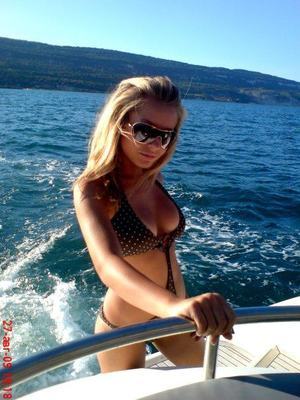 Lanette from Floris, Virginia is looking for adult webcam chat