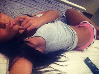 Vada from Asherton, Texas is looking for adult webcam chat