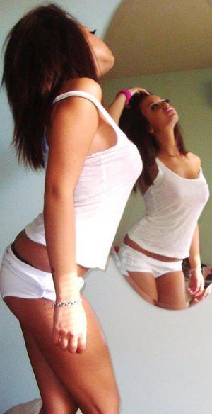 Gretchen from Lusby, Maryland is looking for adult webcam chat
