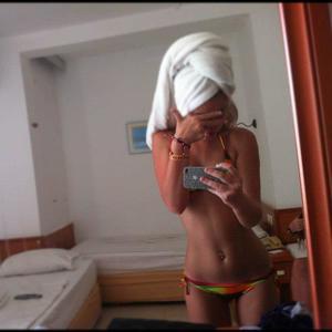 Ozell from Commerce, Oklahoma is looking for adult webcam chat