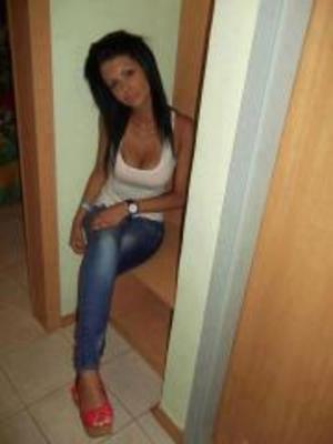 Larisa from Francisville, Kentucky is interested in nsa sex with a nice, young man