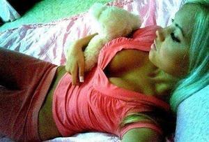 Shenna from Mililani Mauka, Hawaii is looking for adult webcam chat